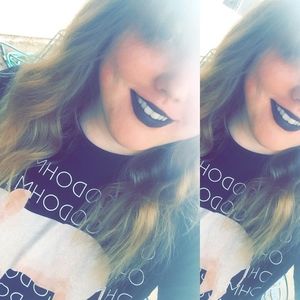 Meet your Posher, Emilee